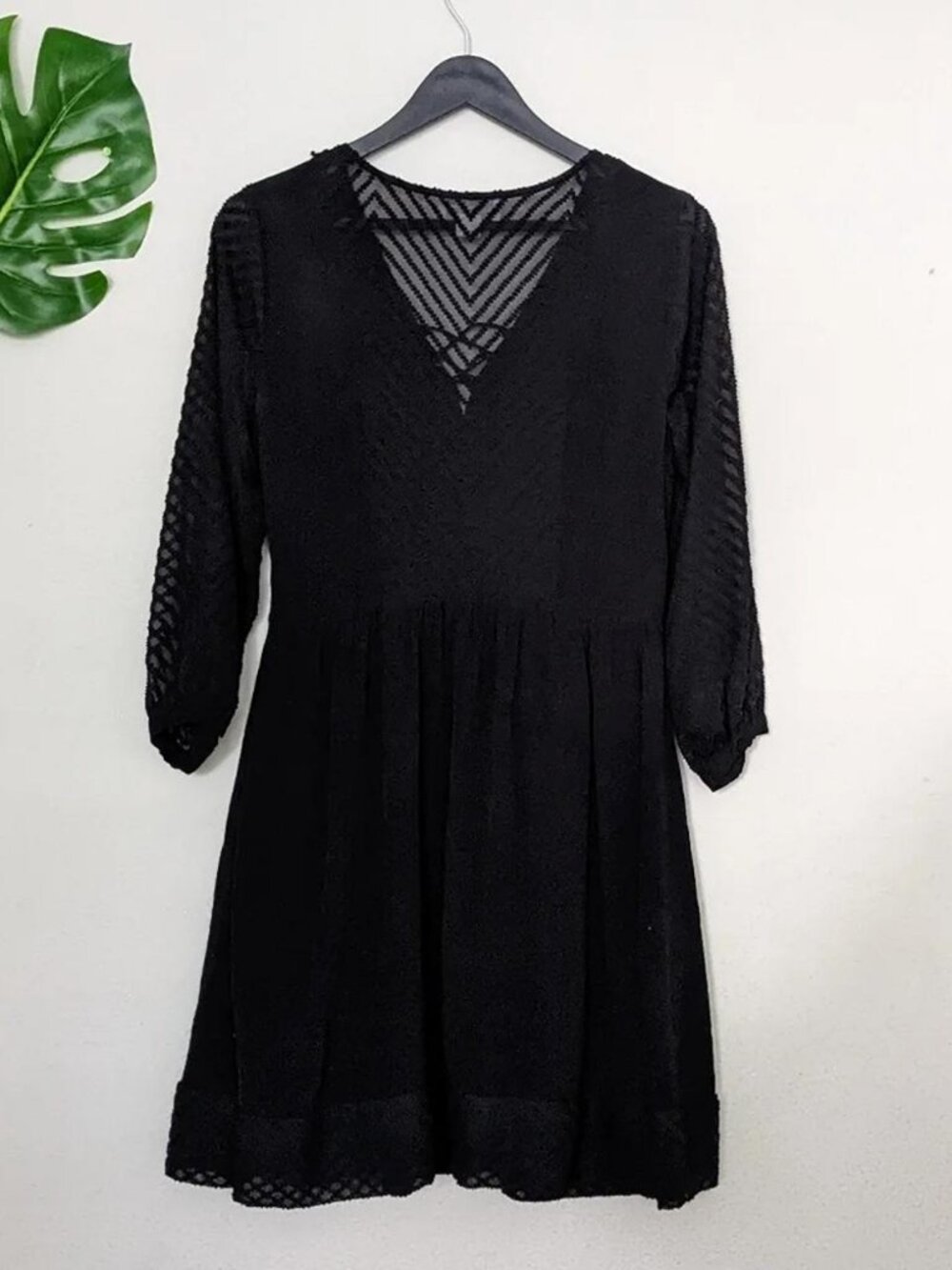 black v-neck mesh lace-up